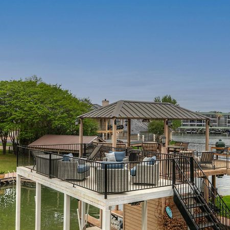 Stunning Luxury Home On Lake Lbj! ホースシュー・ベイ エクステリア 写真