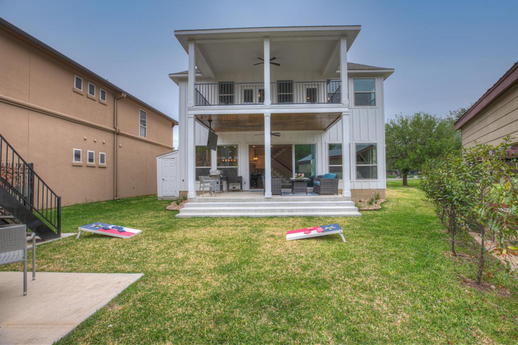 Stunning Luxury Home On Lake Lbj! ホースシュー・ベイ エクステリア 写真